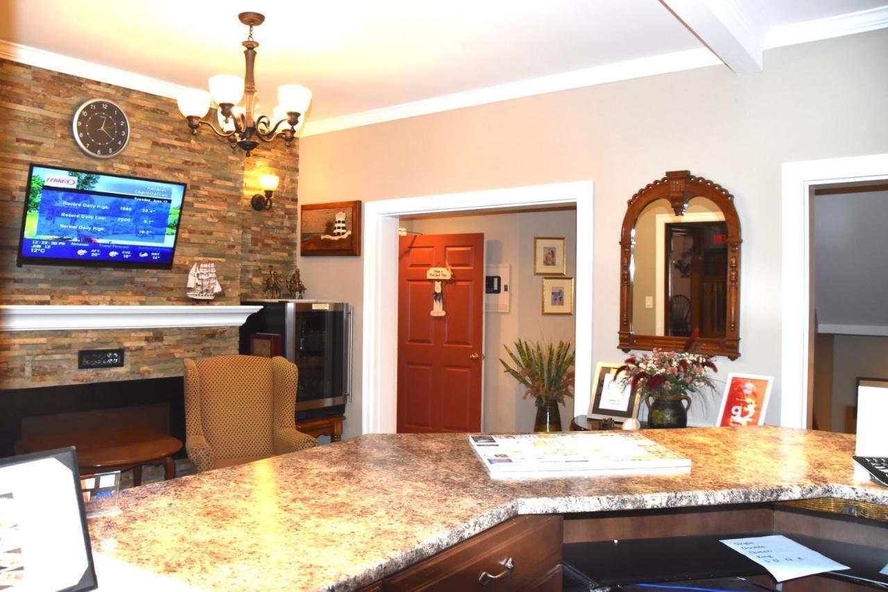 The Harbour House Bed & Breakfast Шарлъттаун Екстериор снимка