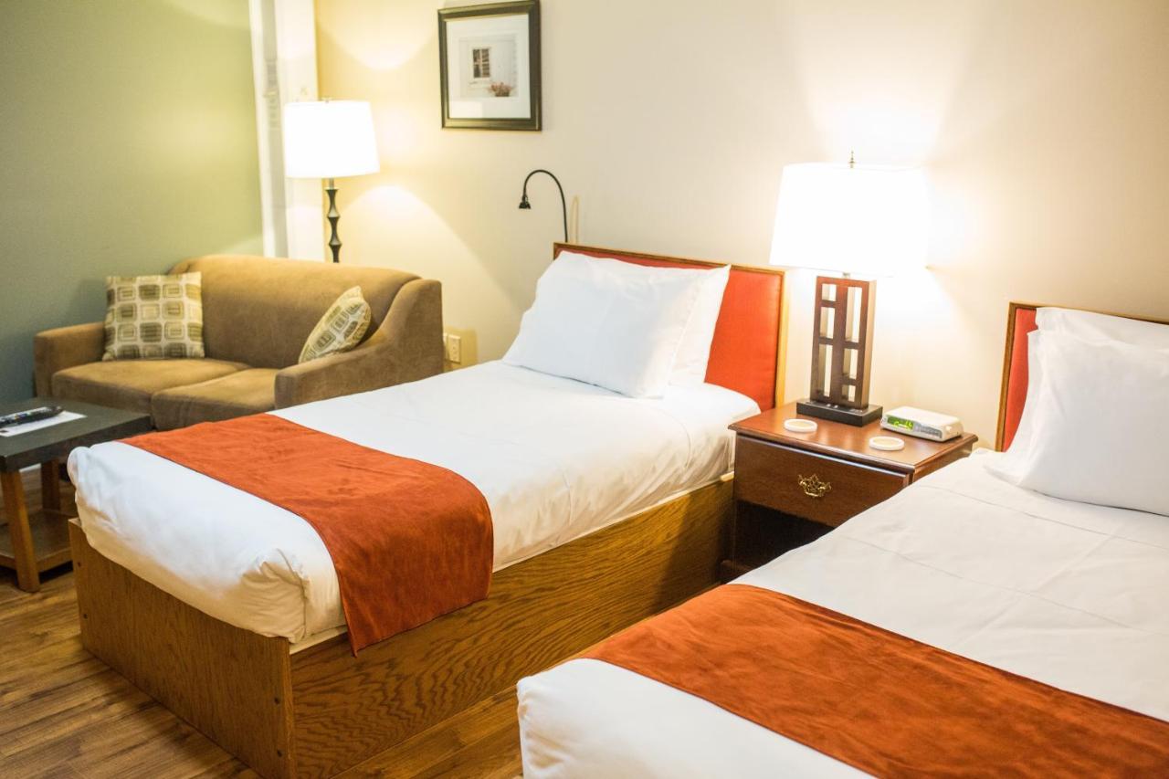 The Harbour House Bed & Breakfast Шарлъттаун Екстериор снимка