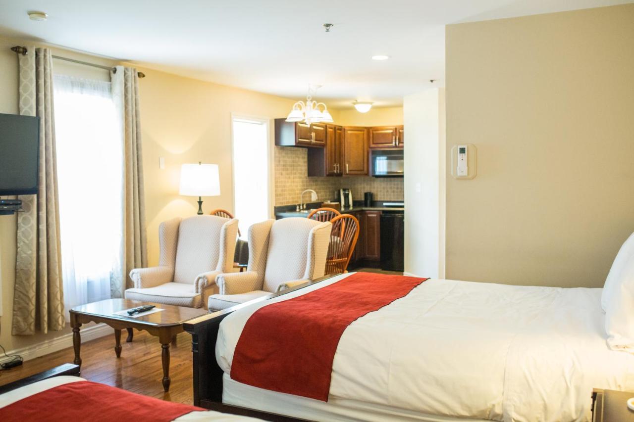 The Harbour House Bed & Breakfast Шарлъттаун Екстериор снимка