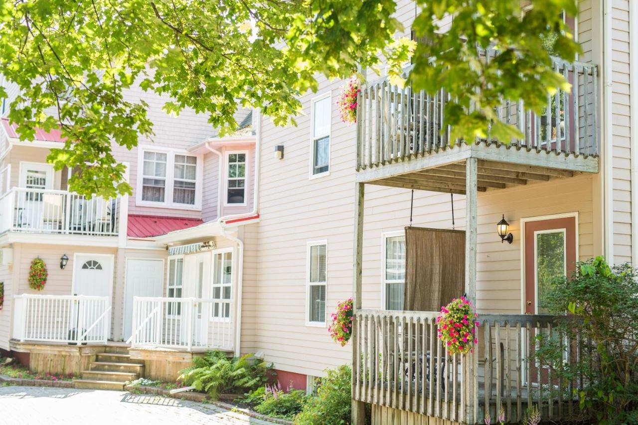 The Harbour House Bed & Breakfast Шарлъттаун Екстериор снимка