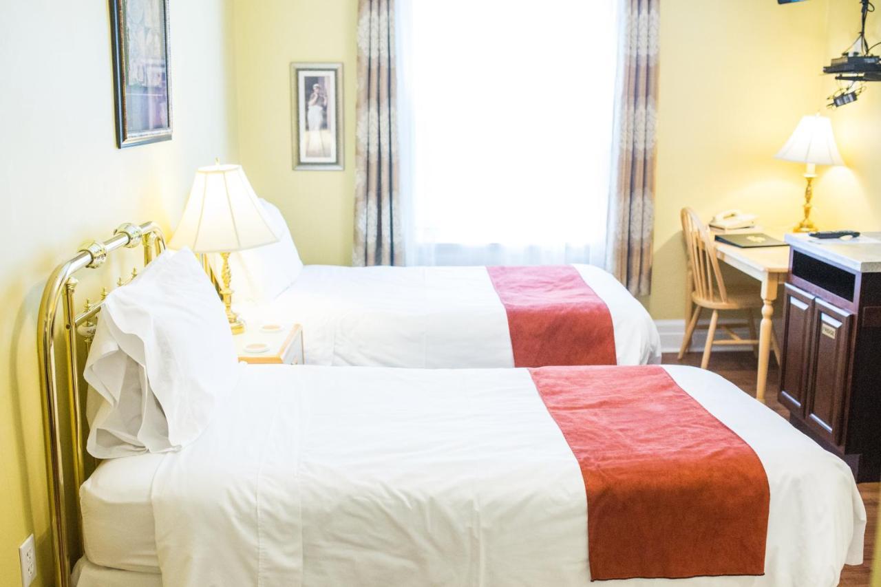 The Harbour House Bed & Breakfast Шарлъттаун Екстериор снимка