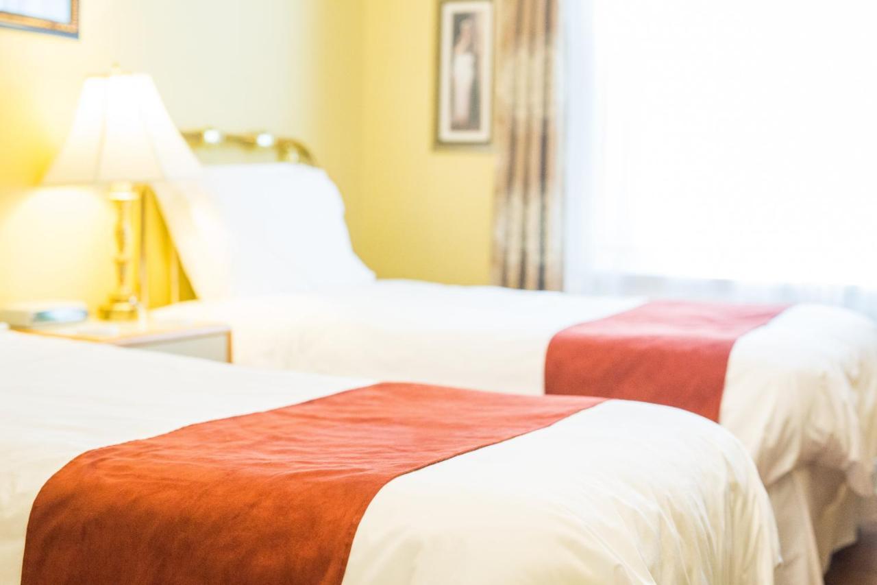 The Harbour House Bed & Breakfast Шарлъттаун Екстериор снимка