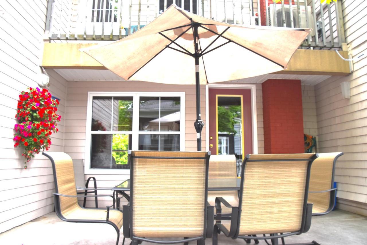 The Harbour House Bed & Breakfast Шарлъттаун Екстериор снимка